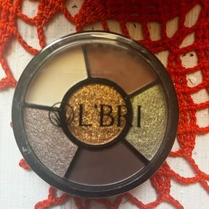 L’Bri eye pallet